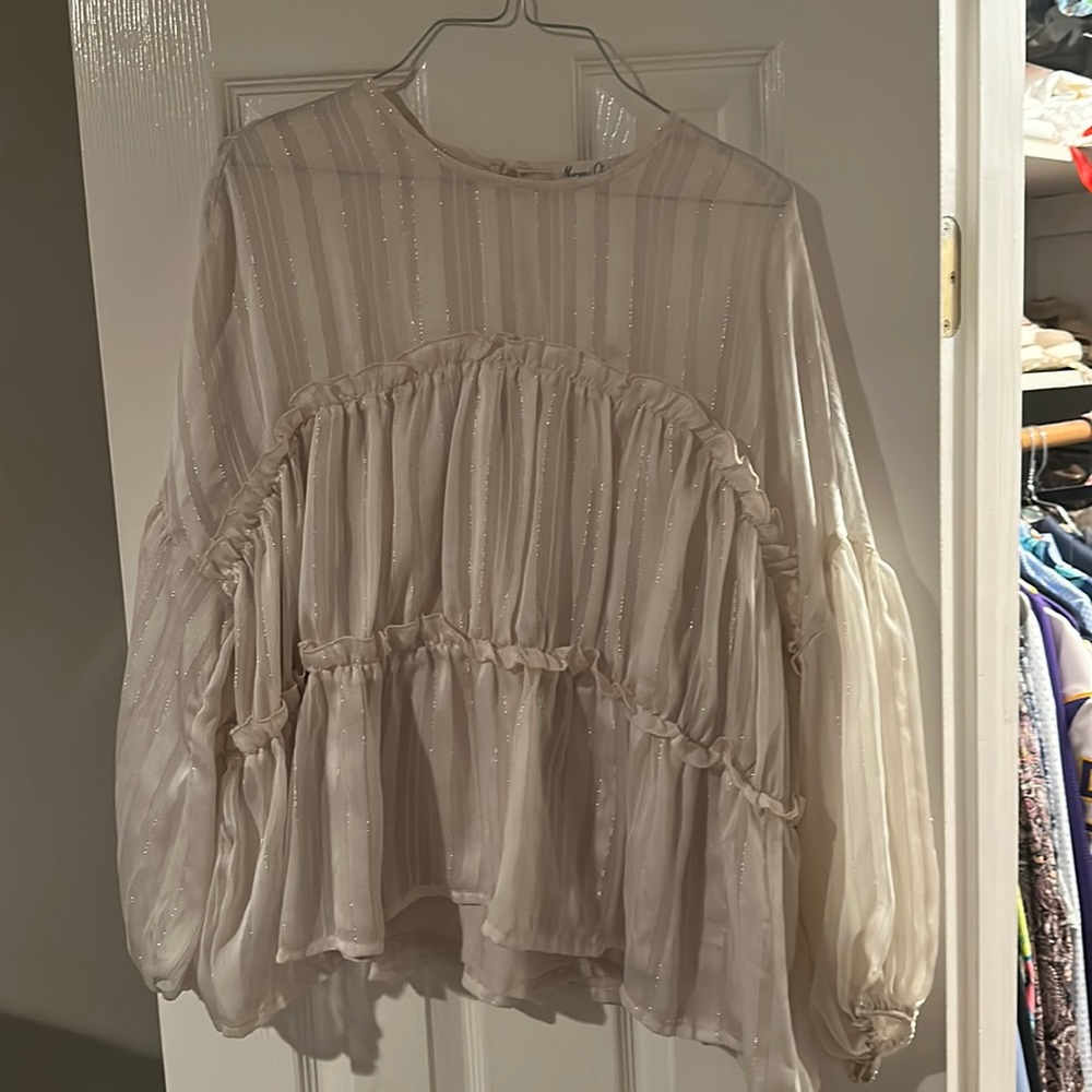 Boutique long sleeve top